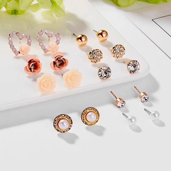 Rose pearl earring set 🌹 - Picture 7 of 9